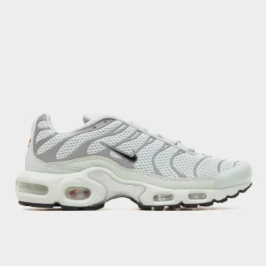 Неперевершений стиль з Nike Air Max Plus: взуття, що перевершує очікування